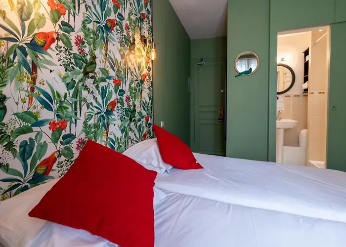 Nouvel Hotel 3*